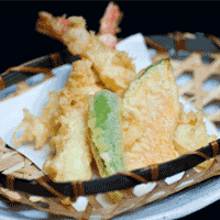 揚げたての天ぷらと江戸前のお料理
